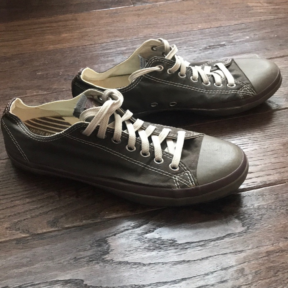 Converse - Picture 3 of 4
